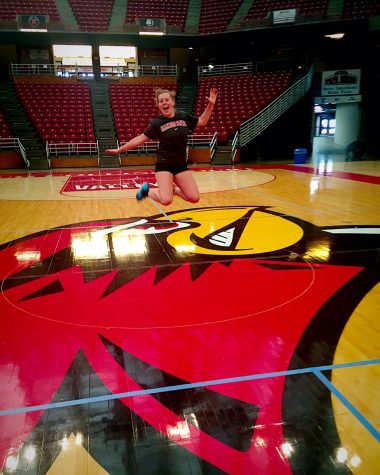Kendal Meier: Commits to playing volleyball