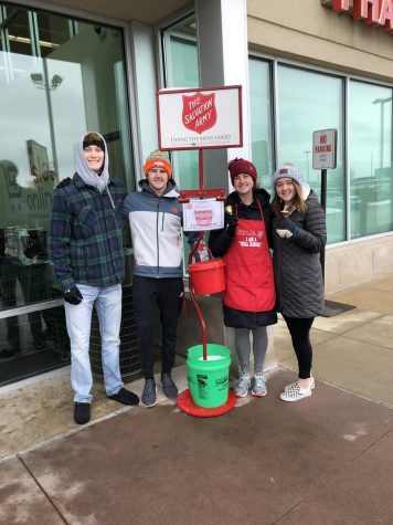 Kennedy Student Government Gives Back to Community for the Holidays