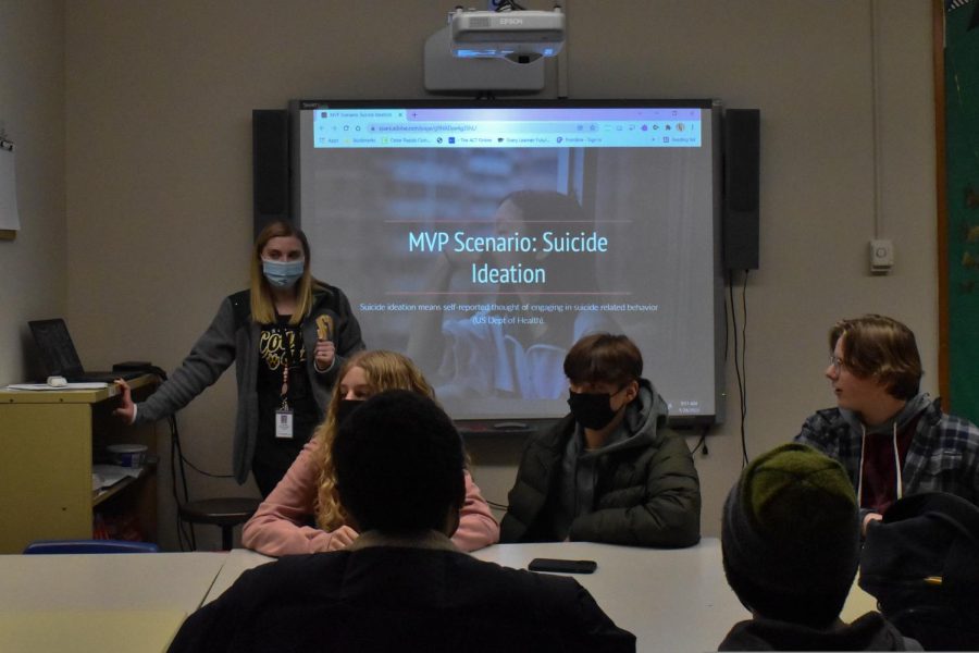 Students listen to an MVP lesson on suicide ideation. 