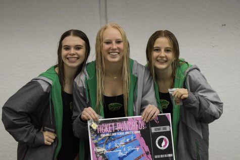 Junior Katelyn Mackey, Senior Lacey Neighbor and Junior Kylie Link placing 6th, 3rd and 1st in their division.