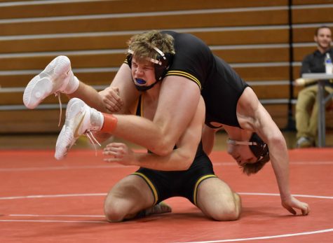 Cael Smithhart lifting his opponent