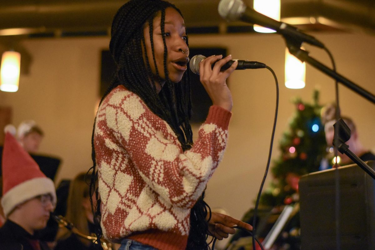 Trisiyah Hurt ( senior ) sings Have yourself a merry little christmas